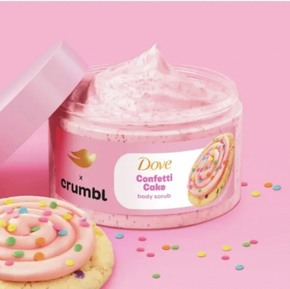 Crumbl Exfoliating Body Scrub Strawberry Cookie - Imagen 2