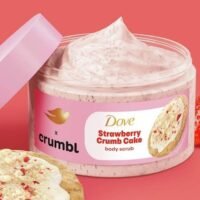 Crumbl Exfoliating Body Scrub Strawberry Cookie